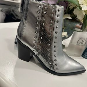 Nine West brand new booties